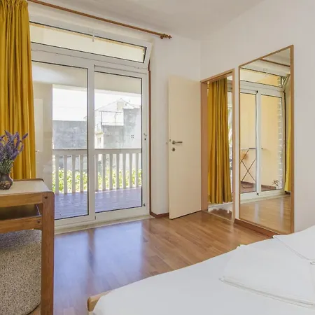 Apartman Konta Center *