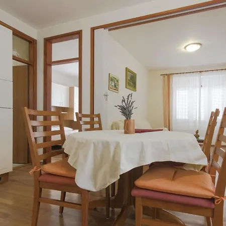Apartman Konta Center *