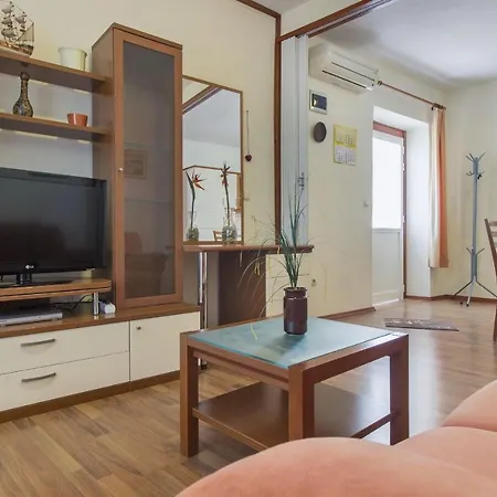 Konta Center Apartman *