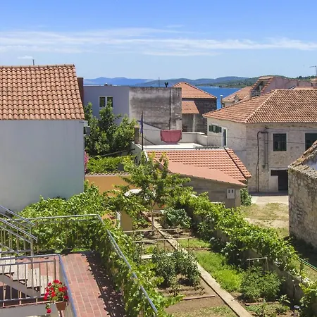 Apartman Konta Center *