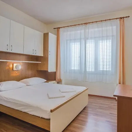 Apartment Konta Center *