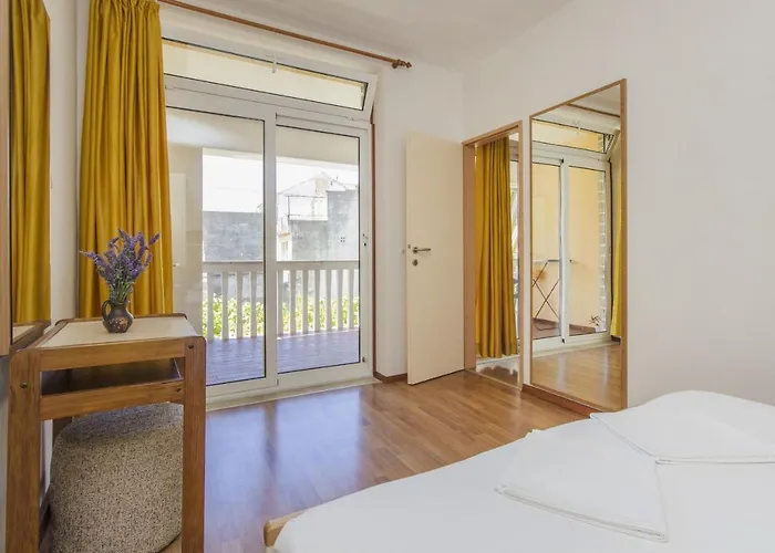 Apartman Konta Center *