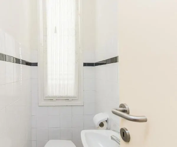 Apartman Konta Center *